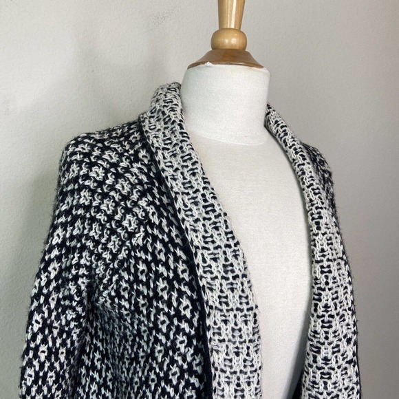Dex Waterfall Black and White Cardigan Sweater S - Picture 2 of 8